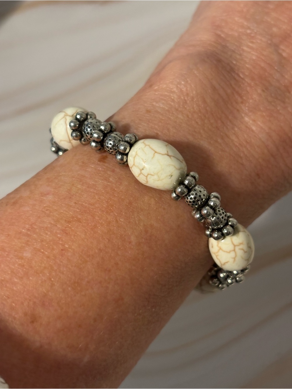 Handcrafted White Howlite Beaded Stretch Bracelet with Silver Accents